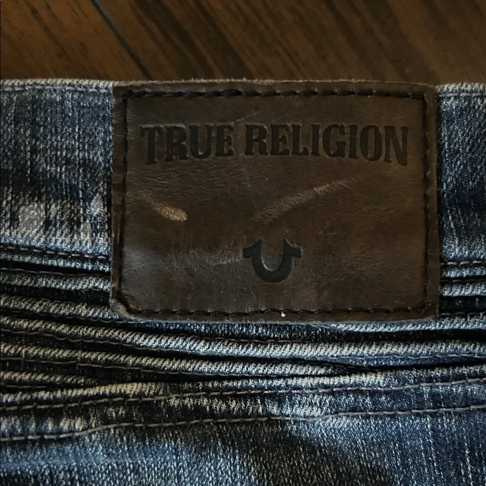True Religion Men's Distressed Denim Shorts - Picture 5 of 6